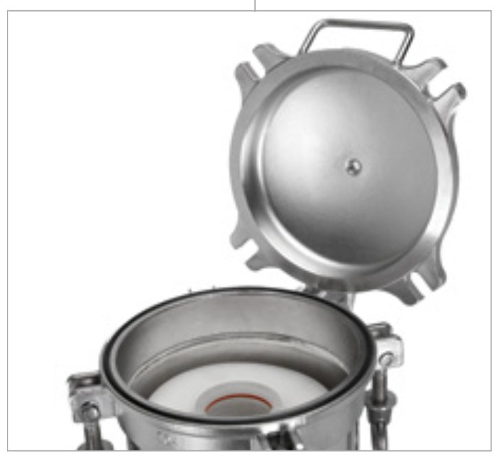 Hydroscientic 28 GPM Stainless Steel Swing Bolt 4-Filter Jumbo 10 inch Filter Housing - MRH-410-2